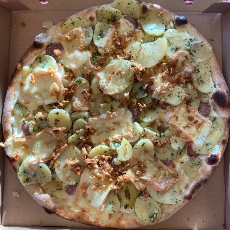 Pizza cuite au feu de bois à Chauray 79